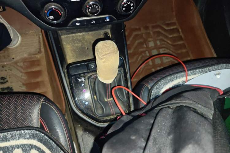 Used Hyundai ix25 2017 1.6L Automatic Smart Version Gear Lever