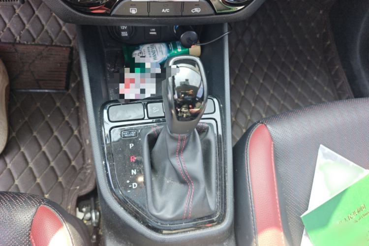 Used Hyundai ix25 2017 1.4T Automatic Smart Version Gear Lever