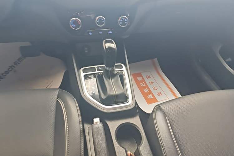 Used Hyundai ix25 2017 1.6L Automatic Smart Version Gear Lever