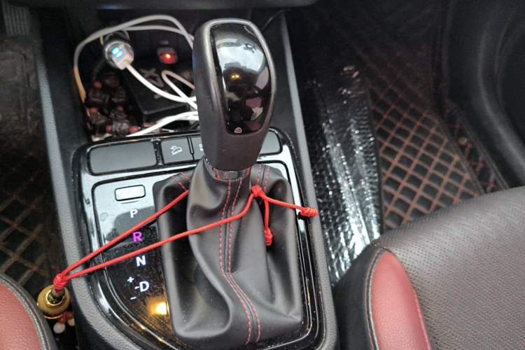Used Hyundai ix25 2017 1.4T Automatic Smart Version Gear Lever