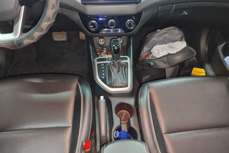Used Hyundai ix25 2017 1.6L Automatic Smart Version Gear Lever