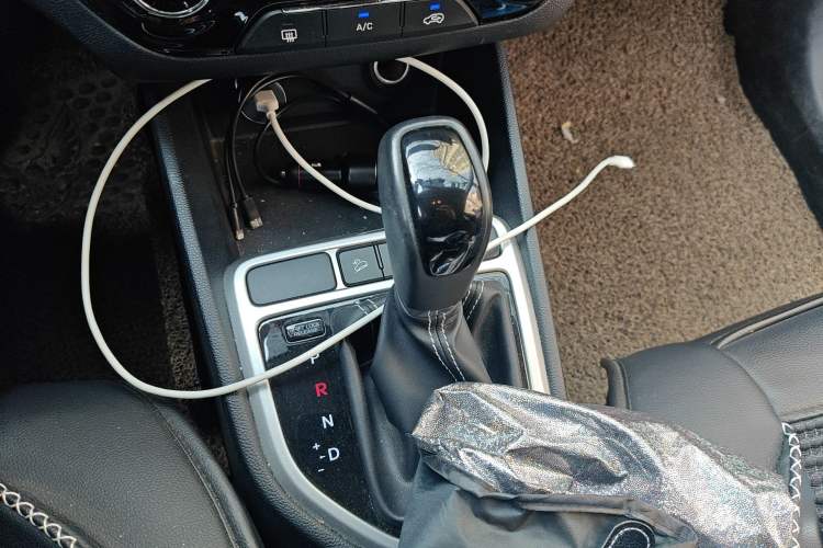 Used Hyundai ix25 2017 1.6L Automatic Smart Version Gear Lever