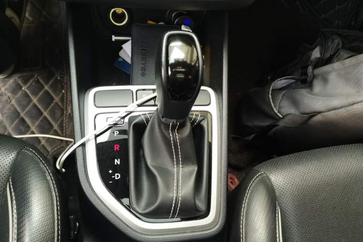 Used Hyundai ix25 2017 1.6L Automatic Smart Version Gear Lever