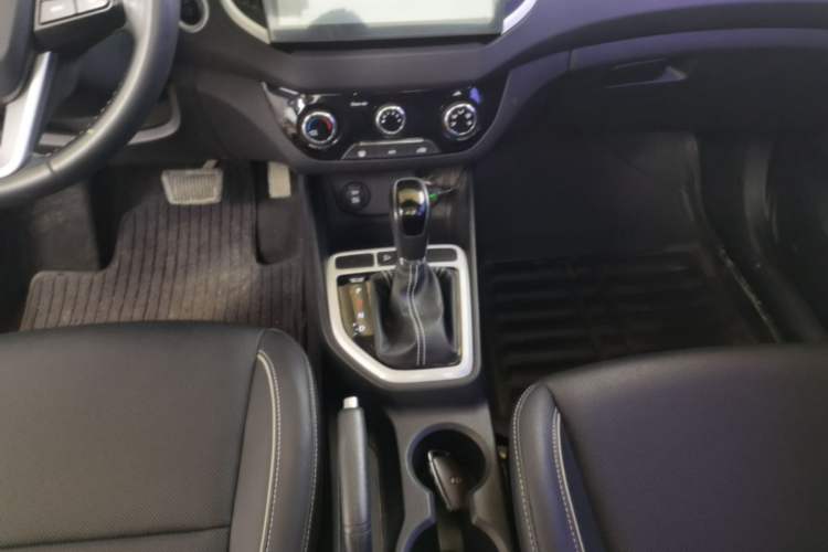 Used Hyundai ix25 2017 1.6L Automatic Smart Version Gear Lever