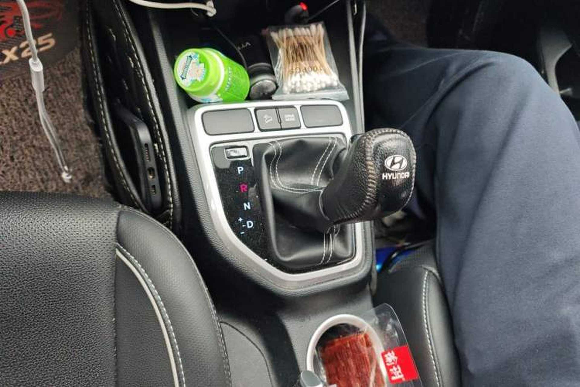 Used Hyundai ix25 2017 1.6L Automatic Smart Version Gear Lever
