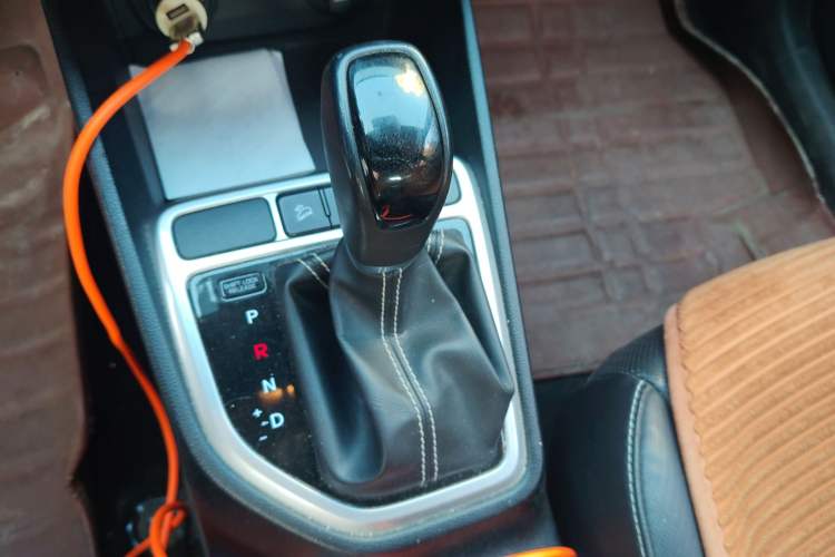 Used Hyundai ix25 2017 1.6L Automatic Smart Version Gear Lever