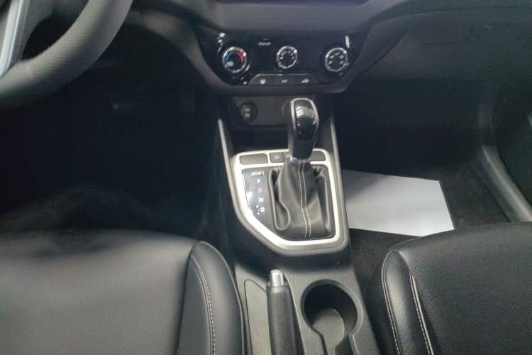 Used Hyundai ix25 2017 1.6L Automatic Smart Version Gear Lever