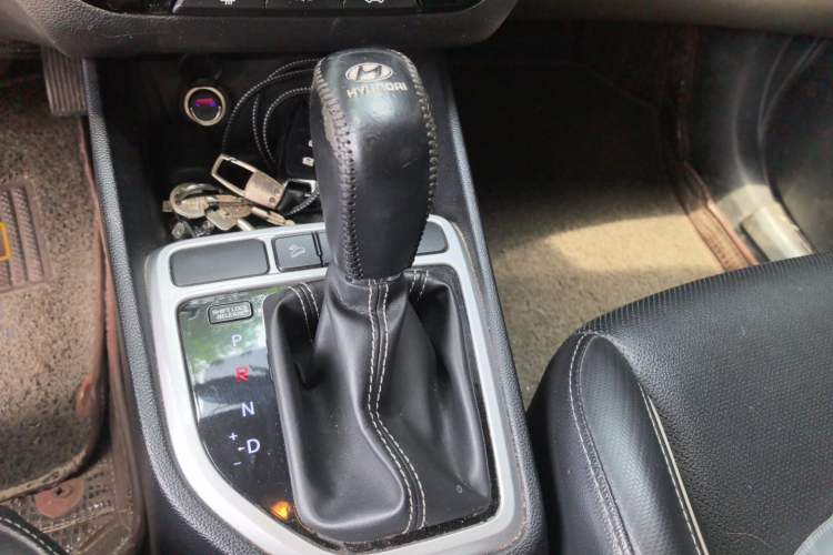 Used Hyundai ix25 2017 1.6L Automatic Smart Version Gear Lever