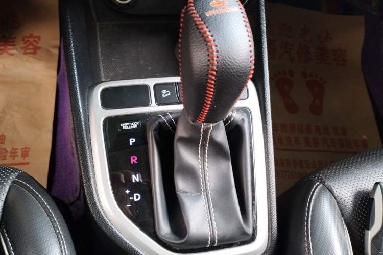 Used Hyundai ix25 2017 1.6L Automatic Smart Version Gear Lever