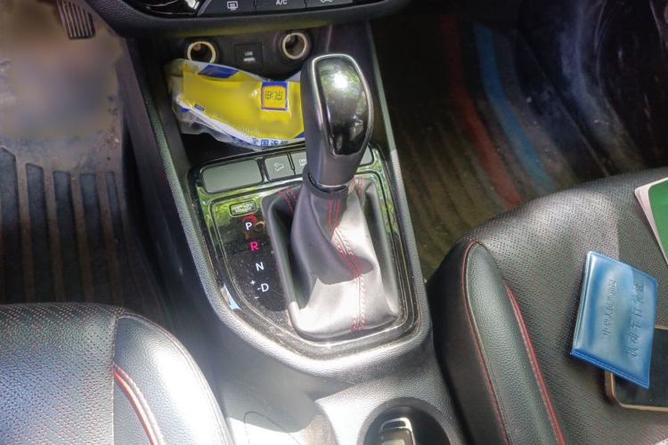 Used Hyundai ix25 2017 1.4T Automatic Smart Version Gear Lever