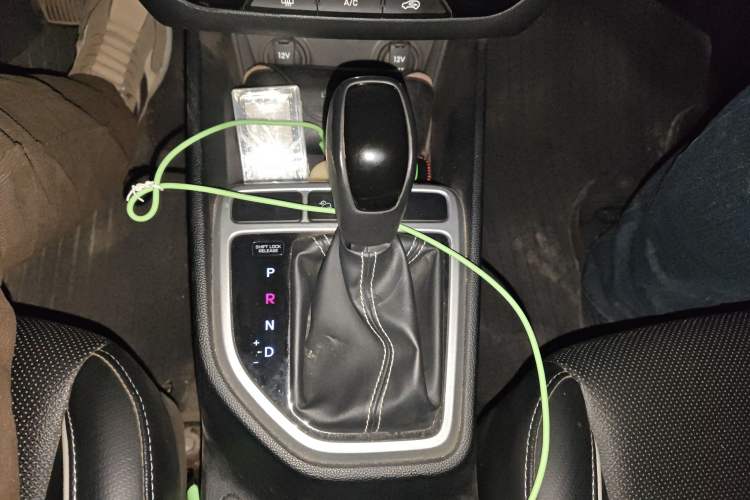 Used Hyundai ix25 2017 1.6L Automatic Smart Version Gear Lever