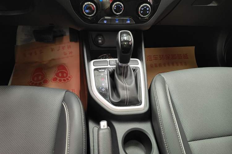 Used Hyundai ix25 2017 1.6L Automatic Smart Version Gear Lever