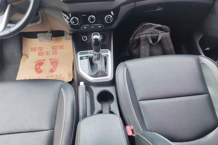 Used Hyundai ix25 2017 1.6L Automatic Smart Version Gear Lever