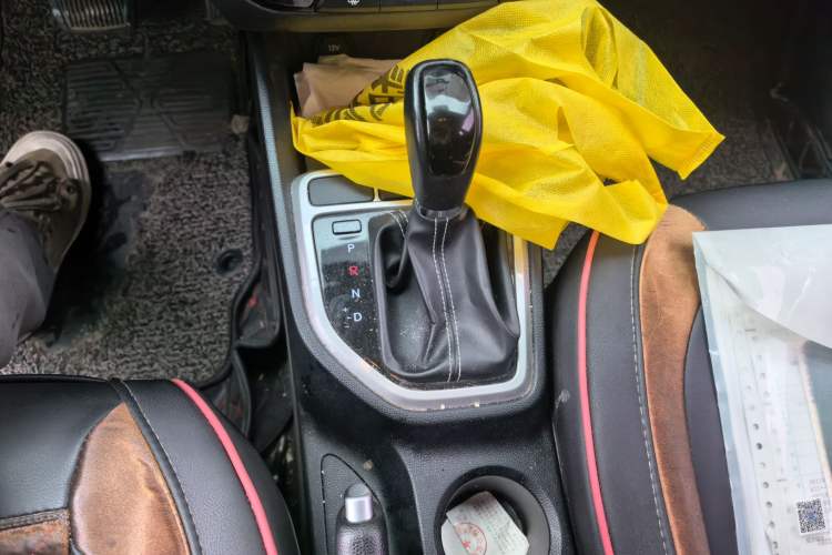 Used Hyundai ix25 2017 1.6L Automatic Smart Version Gear Lever