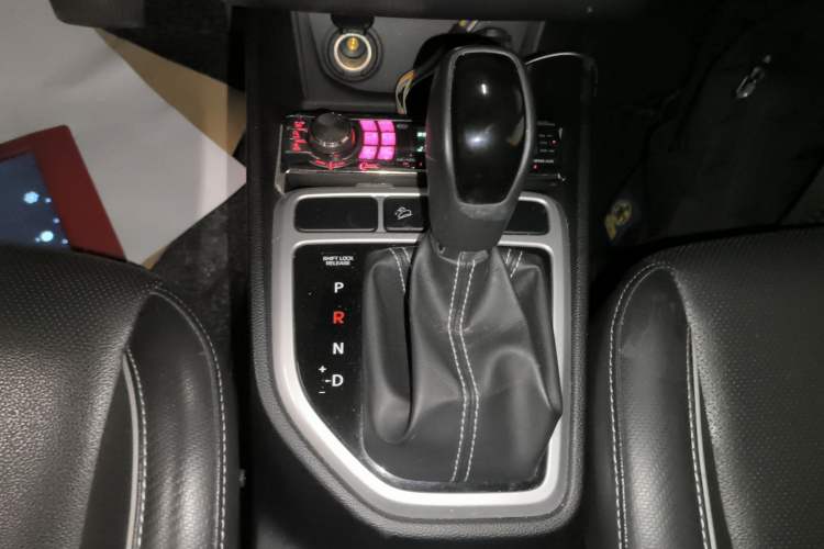 Used Hyundai ix25 2017 1.6L Automatic Smart Version Gear Lever