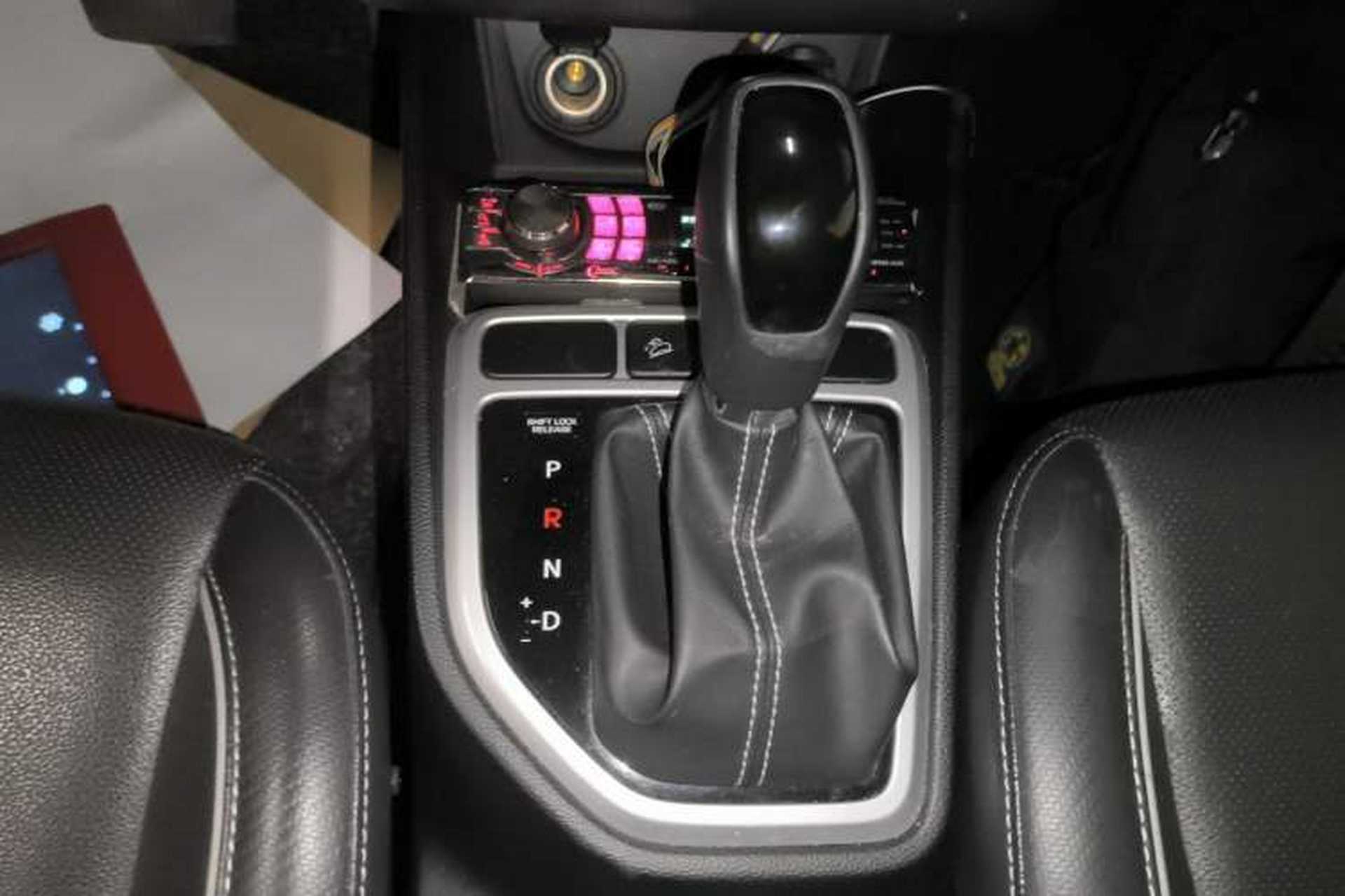 Used Hyundai ix25 2017 1.6L Automatic Smart Version Gear Lever