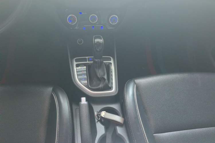 Used Hyundai ix25 2017 1.6L Automatic Smart Version Gear Lever