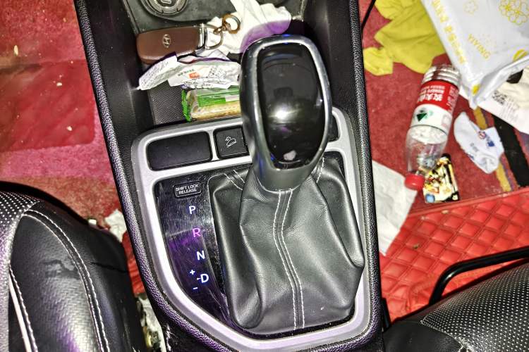 Used Hyundai ix25 2017 1.6L Automatic Smart Version Gear Lever