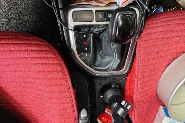 Used Hyundai ix25 2017 1.6L Automatic Smart Version Gear Lever