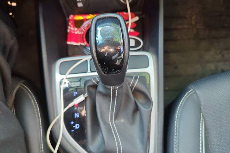 Used Hyundai ix25 2017 1.6L Automatic Smart Version Gear Lever
