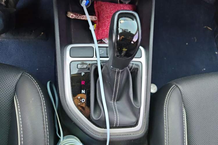 Used Hyundai ix25 2017 1.6L Automatic Smart Version Gear Lever
