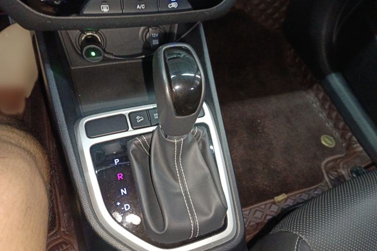 Used Hyundai ix25 2017 1.6L Automatic Smart Version Gear Lever