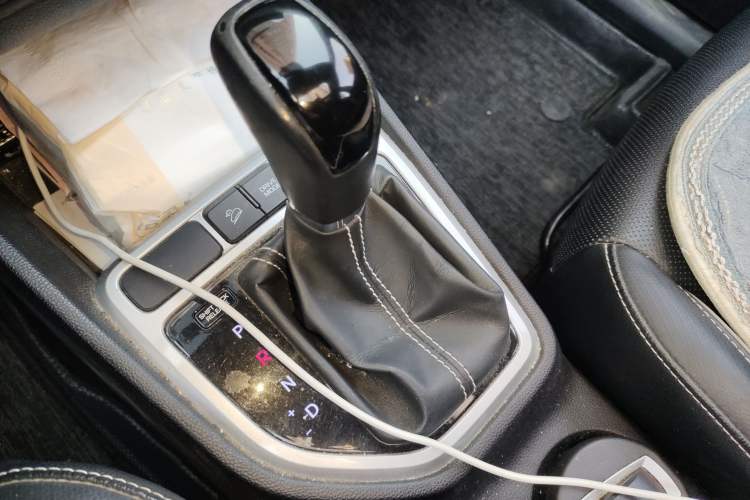 Used Hyundai ix25 2017 1.6L Automatic Smart Version Gear Lever