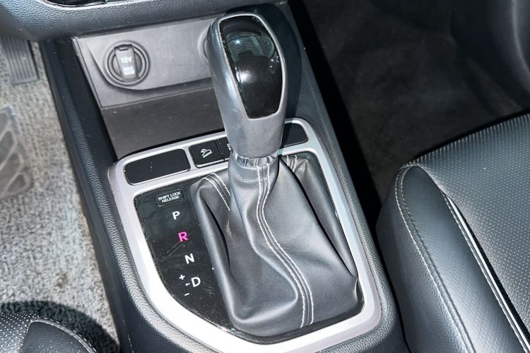 Used Hyundai ix25 2017 1.6L Automatic Smart Version Gear Lever