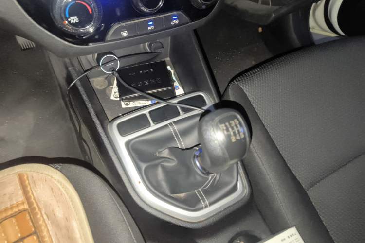 Used Hyundai ix25 2017 1.6L Manual Fashion Model Gear Lever