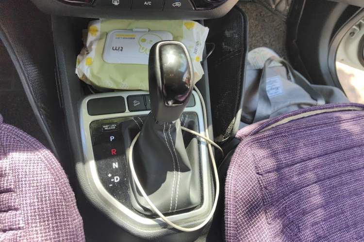 Used Hyundai ix25 2017 1.6L Automatic Smart Version Gear Lever