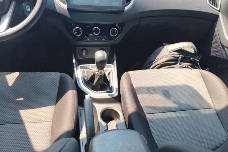 Used Hyundai ix25 2017 1.6L Manual Fashion Model Gear Lever