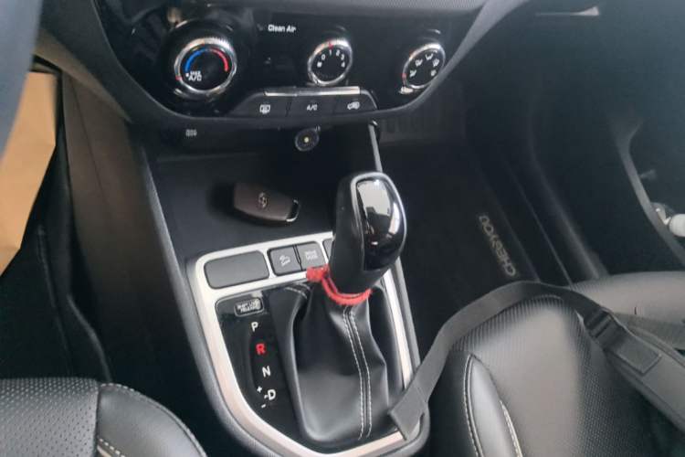 Used Hyundai ix25 2017 1.6L Automatic Smart Version Gear Lever