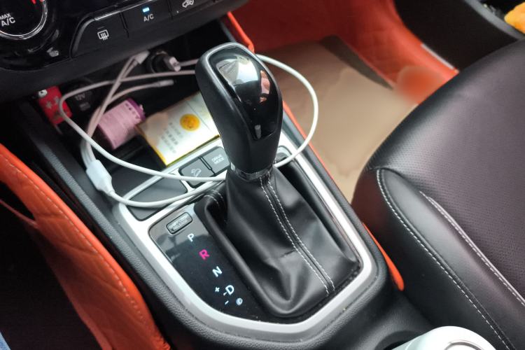 Used Hyundai ix25 2017 1.6L Automatic Smart Version Gear Lever