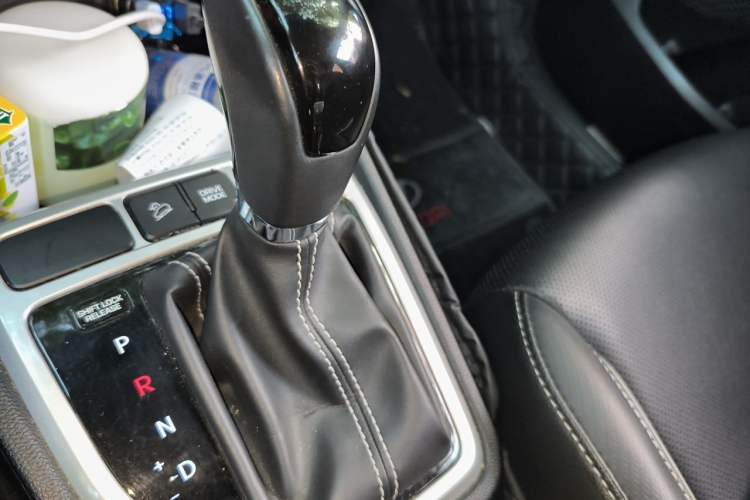 Used Hyundai ix25 2017 1.6L Automatic Smart Version Gear Lever