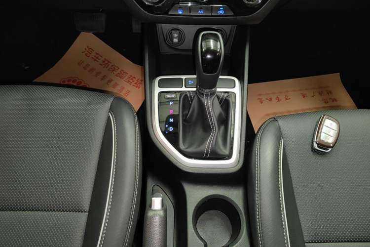 Used Hyundai ix25 2017 1.6L Automatic Smart Version Gear Lever