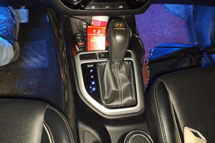 Used Hyundai ix25 2017 1.6L Automatic Smart Version Gear Lever