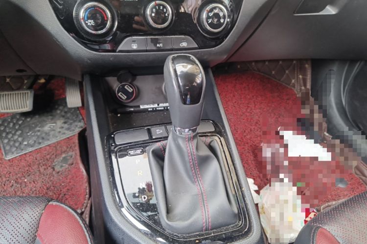Used Hyundai ix25 2017 1.6L Automatic Smart Version Gear Lever