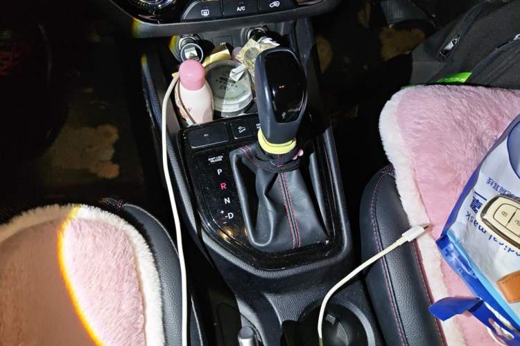 Used Hyundai ix25 2017 1.4T Automatic Smart Version Gear Lever