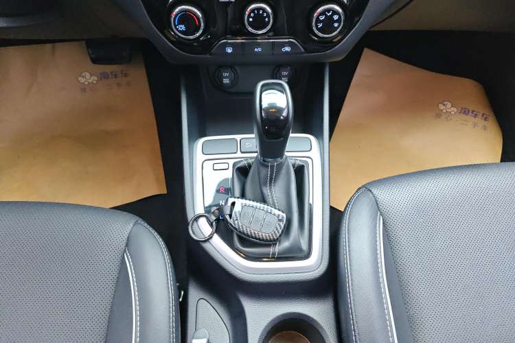 Used Hyundai ix25 2017 1.6L Automatic Smart Version Gear Lever