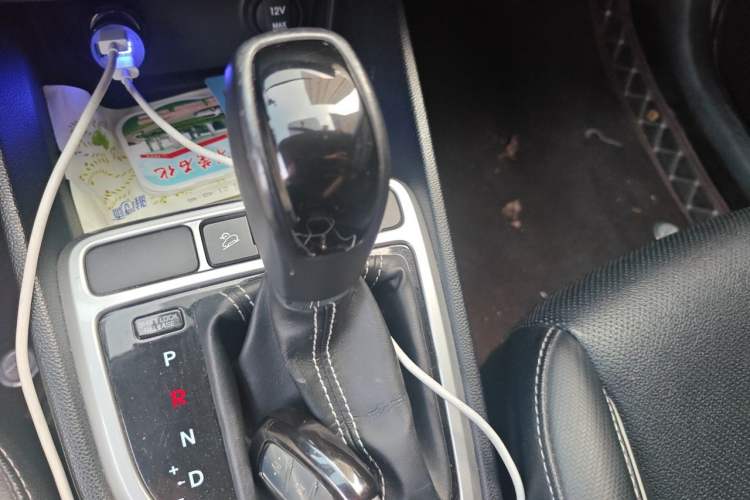 Used Hyundai ix25 2017 1.6L Automatic Smart Version Gear Lever