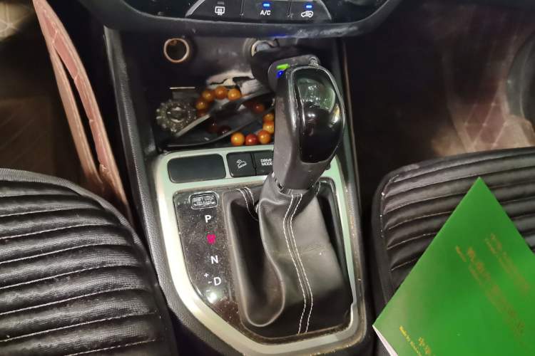 Used Hyundai ix25 2017 1.6L Automatic Smart Version Gear Lever