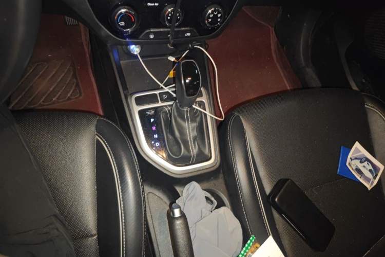 Used Hyundai ix25 2017 1.6L Automatic Smart Version Gear Lever