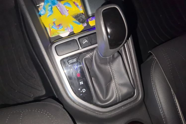 Used Hyundai ix25 2017 1.6L Automatic Smart Version Gear Lever