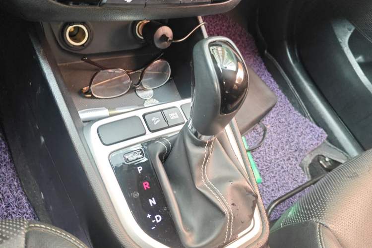 Used Hyundai ix25 2017 1.6L Automatic Smart Version Gear Lever