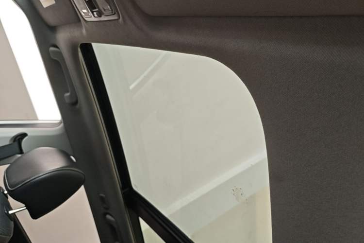 Used Hyundai ix25 2017 1.6L Automatic Smart Version Headliner