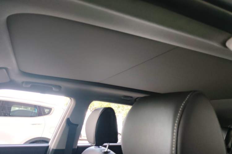Used Hyundai ix25 2017 1.6L Automatic Smart Version Headliner