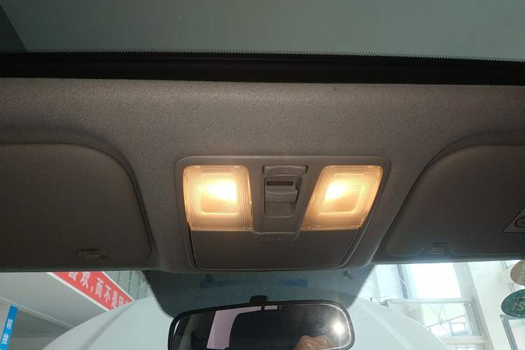 Used Hyundai ix25 2017 1.6L Automatic Smart Version Headliner