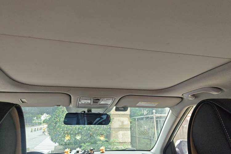 Used Hyundai ix25 2017 1.6L Automatic Smart Version Headliner