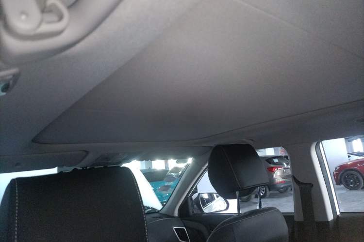 Used Hyundai ix25 2017 1.6L Automatic Smart Version Headliner
