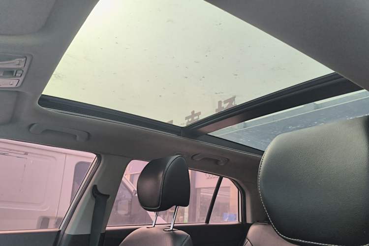 Used Hyundai ix25 2017 1.6L Automatic Smart Version Headliner